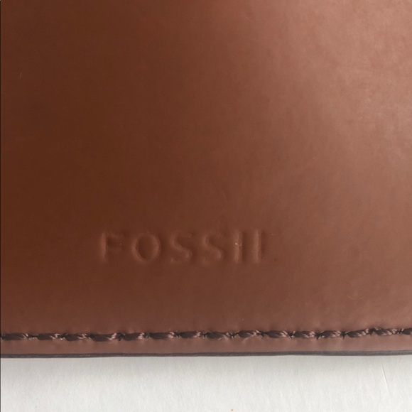 FOSSIL Brown Leather Tote and Wallet - Picture 6 of 9